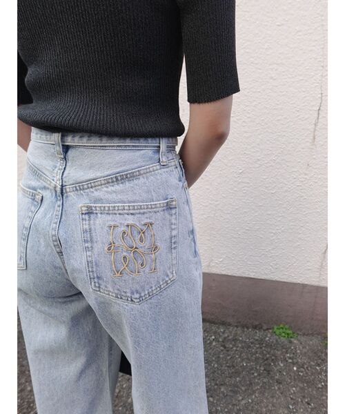 LAGUNAMOON(ラグナムーン)の「LMロゴセミワイドデニムパンツ セットアップ(デニムパンツ・レディース・ライトブルー/ブラック/インディゴブルー・SMALL/MEDIUM)」の2枚目の写真