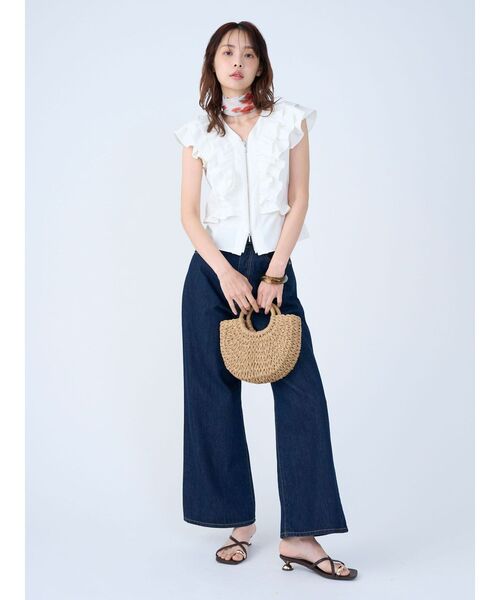 LAGUNAMOON(ラグナムーン)の「LMロゴセミワイドデニムパンツ セットアップ(デニムパンツ・レディース・ライトブルー/ブラック/インディゴブルー・SMALL/MEDIUM)」の9枚目の写真