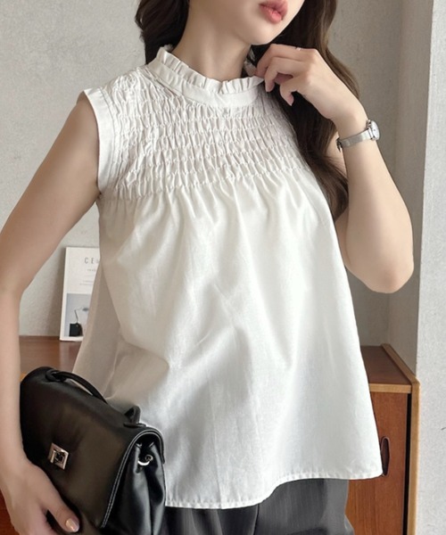 Eclat one(エクラワン)の「【Eclat one】フリルネックシャーリング ノースリーブ ブラウス ◎(シャツ/ブラウス・レディース・ホワイト×ブルー/ホワイト/ブラウン/ブラック×ホワイト・FREE)」の2枚目の写真