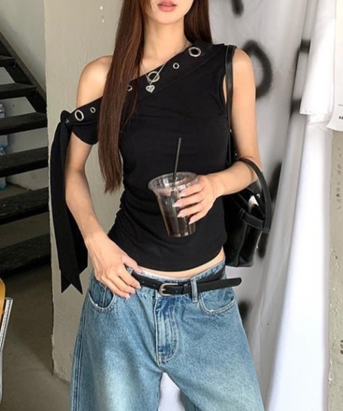 SHEENA(シーナ)の「アイレットワンショルダーリボントップス(Tシャツ/カットソー・レディース・ブラック・M)」の12枚目の写真