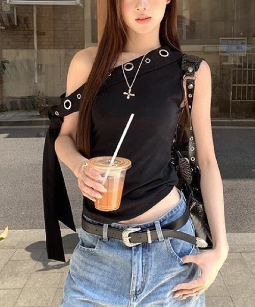 SHEENA(シーナ)の「アイレットワンショルダーリボントップス(Tシャツ/カットソー・レディース・ブラック・M)」の10枚目の写真