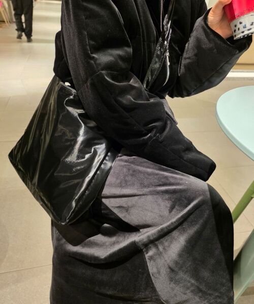 BUTDEEP(バッドディープ)の「005 BLANK BAG-GLOSSY BLACK(メッセンジャーバッグ・レディース・その他・FREE)」の4枚目の写真