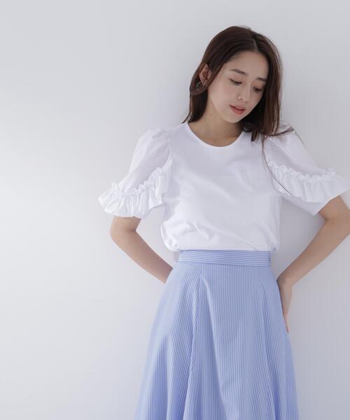 NATURAL BEAUTY BASIC(ナチュラルビューティーベーシック)の「フリルスリーブドッキングカットソー(Tシャツ/カットソー・レディース・ブラック/ブルー/オフホワイト・フリ-)」の2枚目の写真
