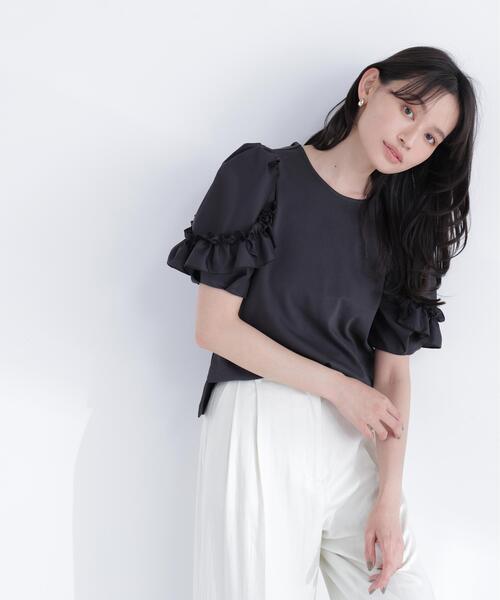 NATURAL BEAUTY BASIC(ナチュラルビューティーベーシック)の「フリルスリーブドッキングカットソー(Tシャツ/カットソー・レディース・ブラック/ブルー/オフホワイト・フリ-)」の3枚目の写真