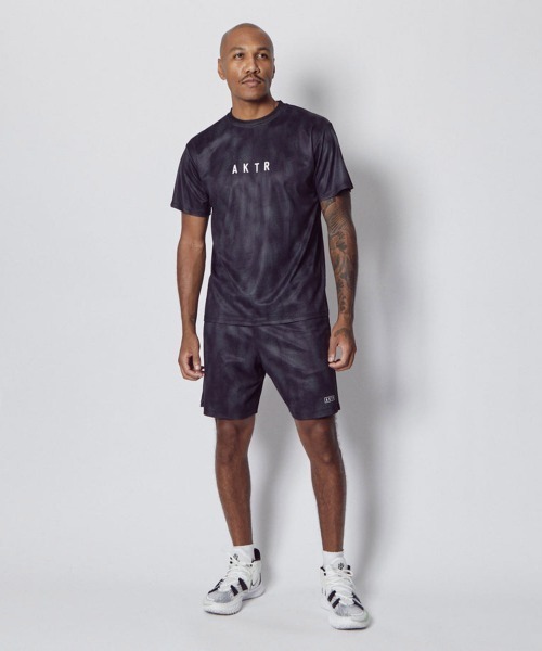 AKTR(アクター)の「AKTR MELT CAMO AKTR LOGO SPORTS TEE(アクター メルト カモ AKTR ロゴ スポーツ Tシャツ)(Tシャツ/カットソー・メンズ・ブラック系/オリーブ系・MEDIUM/LARGE/XX-LARGE/X-LARGE)」の1枚目の写真