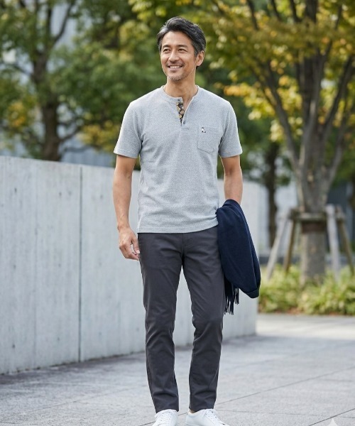 TETE（テット）の「【TETE SELECTION】ハニカムヘンリーネックTシャツ/半袖 ワンポイント刺繍 カジュアル ポケット（Tシャツ/カットソー・メンズ・ネイビー/グリーン/グレー・X-LARGE/LARGE/MEDIUM）」の4枚目の写真