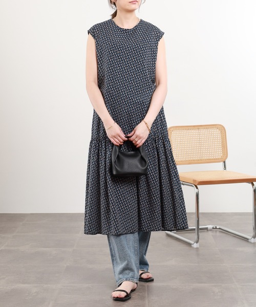 Anna Nicola(アンナニコラ)の「Anna Nicola 綿ローン幾何学柄プリントワンピース ノースリーブ(ワンピース・レディース・イエロー/グリーン/ブルー・38)」の5枚目の写真
