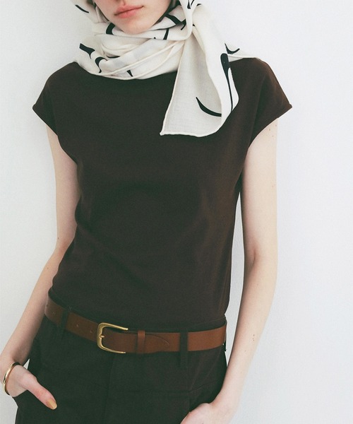 CLANE（クラネ）の「UP NECK COMPACT TOPS（Tシャツ/カットソー・レディース・ブラウン/ブラック/ホワイト・2/1）」の3枚目の写真