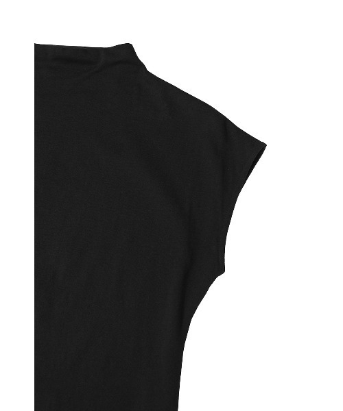 CLANE（クラネ）の「UP NECK COMPACT TOPS（Tシャツ/カットソー・レディース・ブラウン/ブラック/ホワイト・2/1）」の4枚目の写真