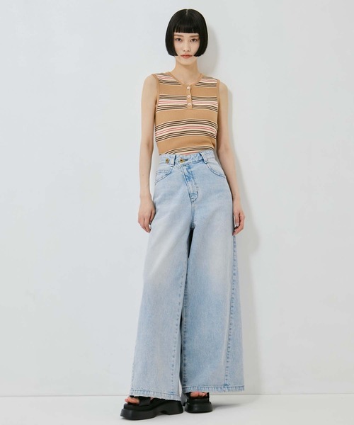 STUDIOUS(ステュディオス)の「【STUDIOUS/ステュディオス】Bleached Baggy Jeans/ブリーチバギージーンズ/ウォッシャブル/くびれ効果/サイズ調整可(デニムパンツ・レディース・ダークインディゴブルー/ブラック・1/2)」の8枚目の写真