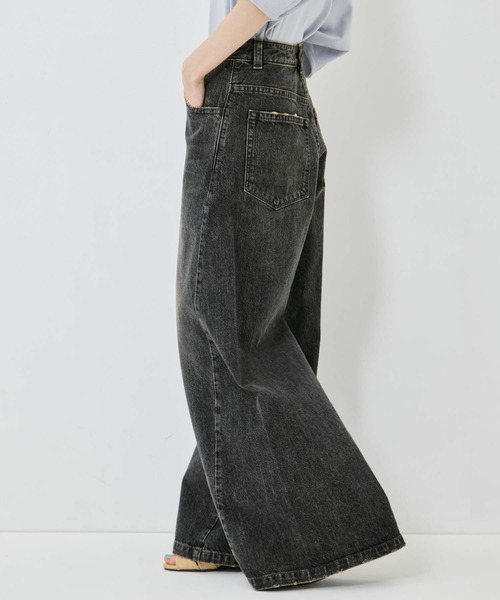 STUDIOUS(ステュディオス)の「【STUDIOUS/ステュディオス】Bleached Baggy Jeans/ブリーチバギージーンズ/ウォッシャブル/くびれ効果/サイズ調整可(デニムパンツ・レディース・ダークインディゴブルー/ブラック・1/2)」の6枚目の写真