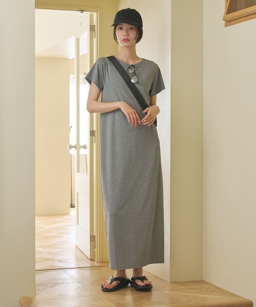 BEAUTY&YOUTH UNITED ARROWS(ビューティーアンドユースユナイテッドアローズ)の「【WEB限定】リブショートスリーブ カットソーワンピース(ワンピース・レディース・グレー/ブラック/レッド/ブラウン・FREE)」の5枚目の写真