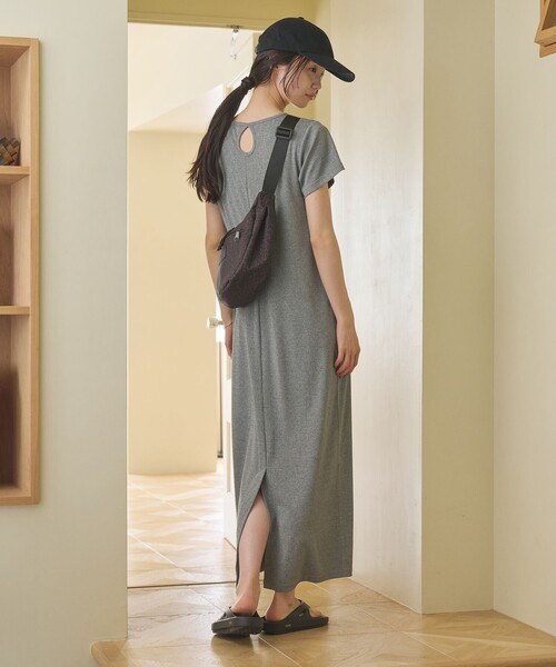 BEAUTY&YOUTH UNITED ARROWS(ビューティーアンドユースユナイテッドアローズ)の「【WEB限定】リブショートスリーブ カットソーワンピース(ワンピース・レディース・グレー/ブラック/レッド/ブラウン・FREE)」の8枚目の写真