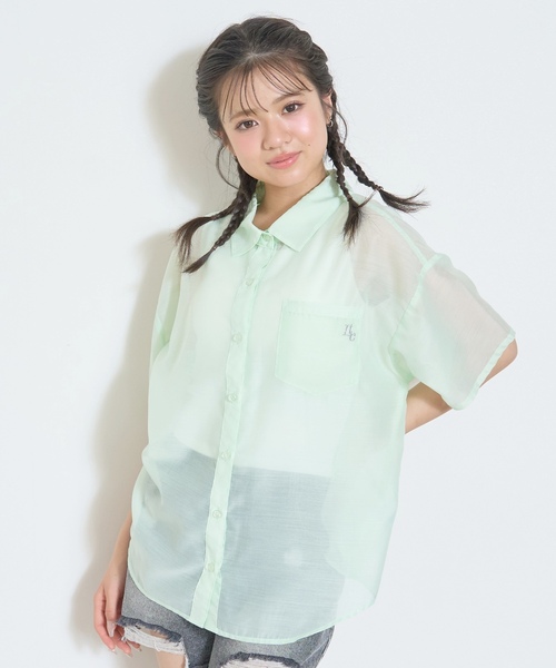 LOVETOXIC(ラブトキシック)の「【接触冷感】シアールーズ半袖シャツ(シャツ/ブラウス・キッズ・オフホワイト/ライトグリーン/オレンジ・M:150cm/S:140cm/L:160cm/130cm)」の2枚目の写真