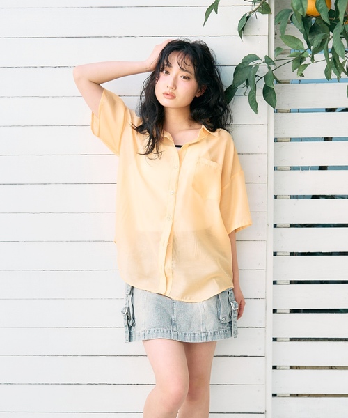 LOVETOXIC(ラブトキシック)の「【接触冷感】シアールーズ半袖シャツ(シャツ/ブラウス・キッズ・オフホワイト/ライトグリーン/オレンジ・M:150cm/S:140cm/L:160cm/130cm)」の4枚目の写真