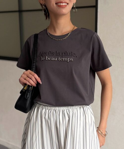 Chez toi（シェトワ）の「エンボスロゴT（Tシャツ/カットソー・レディース・グレイッシュベージュ/オフホワイト/チャコールグレー/イエロー・FREE）」の15枚目の写真