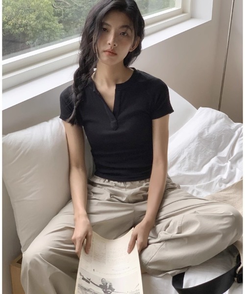 Ritzy(リッツィー)の「ヘンリーネック 半袖 T シャツ(Tシャツ/カットソー・レディース・グレー/ブラック・M/S/L)」の6枚目の写真
