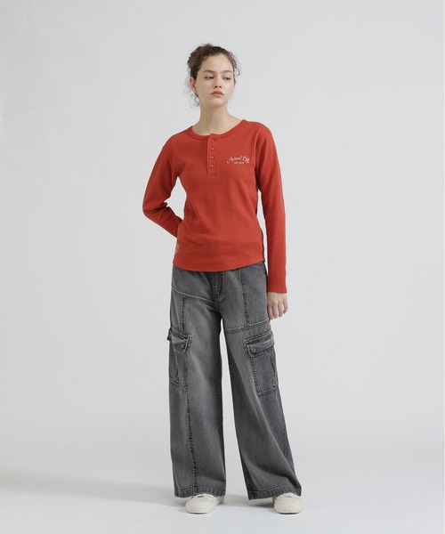 AVIREX(アヴィレックス)の「PANEL CARGO DENIM PANTS(デニムパンツ・レディース・ブラック/インディゴブルー/ブルー系その他・S/M)」の22枚目の写真