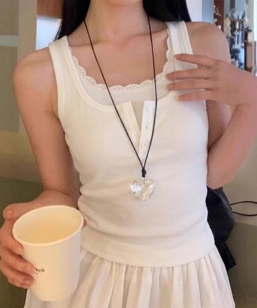 shyam inspiration(シャムインスピレーション)の「レイヤード風レースヘンリーネックタンクトップ/フェイクレイヤード(タンクトップ・レディース・グレー/ホワイト・L/M)」の5枚目の写真
