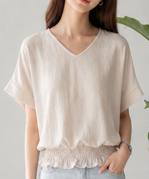 Amulet(アミュレット)の「自然にスタイルアップ見えするシルエット ウエストシャーリングVネックカットソー(Tシャツ/カットソー・レディース・レッド/グリーン/キャメル/ホワイト/ブラック/グレー/ネイビー/ベージュ・FREE)」の4枚目の写真