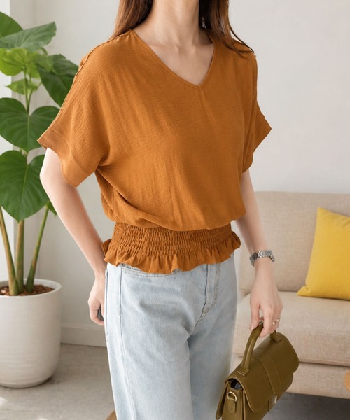 Amulet(アミュレット)の「自然にスタイルアップ見えするシルエット ウエストシャーリングVネックカットソー(Tシャツ/カットソー・レディース・レッド/グリーン/キャメル/ホワイト/ブラック/グレー/ネイビー/ベージュ・FREE)」の12枚目の写真