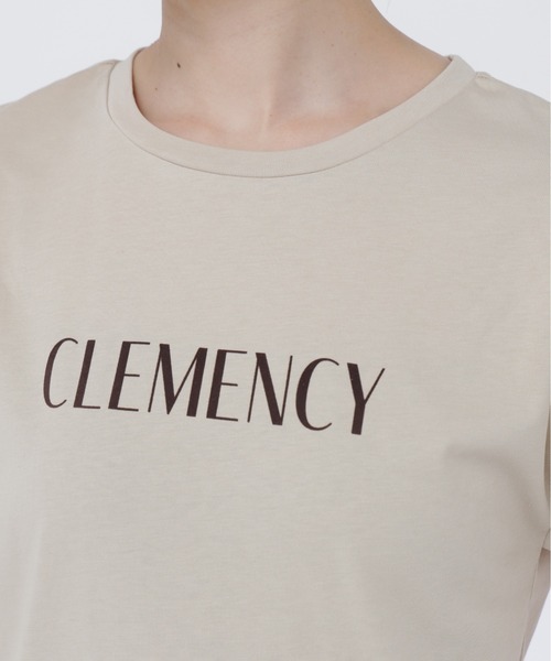 NATURAL BEAUTY BASIC(ナチュラルビューティーベーシック)の「フロッキーロゴTシャツ(Tシャツ/カットソー・レディース・ベージュ/オフホワイト/チャコールグレー・フリ-)」の18枚目の写真