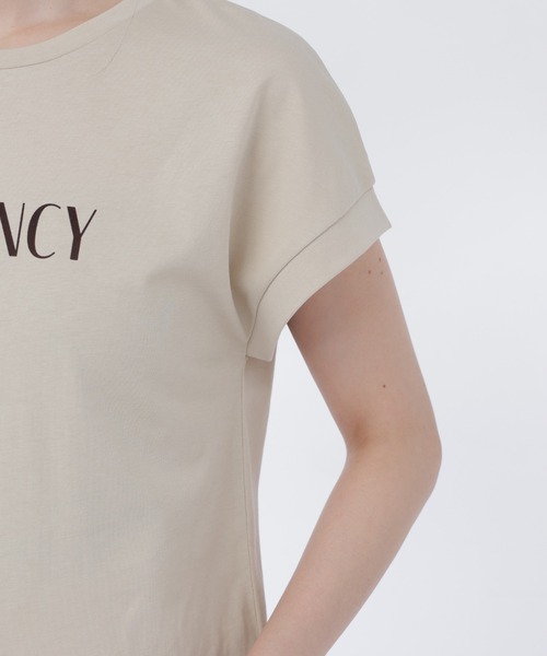 NATURAL BEAUTY BASIC(ナチュラルビューティーベーシック)の「フロッキーロゴTシャツ(Tシャツ/カットソー・レディース・ベージュ/オフホワイト/チャコールグレー・フリ-)」の19枚目の写真
