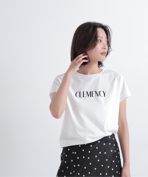 NATURAL BEAUTY BASIC(ナチュラルビューティーベーシック)の「フロッキーロゴTシャツ(Tシャツ/カットソー・レディース・ベージュ/オフホワイト/チャコールグレー・フリ-)」の5枚目の写真