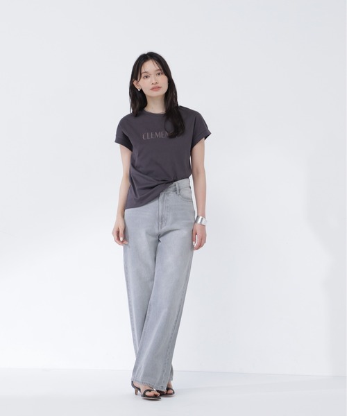 NATURAL BEAUTY BASIC(ナチュラルビューティーベーシック)の「フロッキーロゴTシャツ(Tシャツ/カットソー・レディース・ベージュ/オフホワイト/チャコールグレー・フリ-)」の14枚目の写真