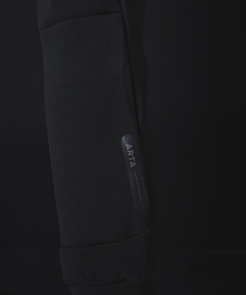 ARTA MECHANICS(エーアールティーエーメカニクス)の「ARTA TRAINING WEAR AIR KNIT PULLOVER HOODIE(エーアールティーエー トレーニング ウェア エア ニット プルオーバー フーディ)(パーカー・メンズ・ブラック・M/L/XL)」の10枚目の写真