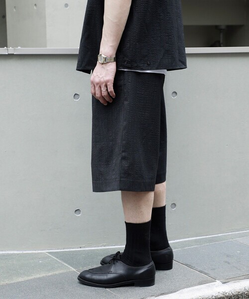marka(マーカ)の「【marka/マーカ】DOUBLE TUCK SHORTS(その他パンツ・メンズ・ブラック・1/2)」の3枚目の写真