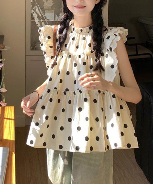 Flugge(フラッジー)の「ドットフリルギャザートップス(シャツ/ブラウス・レディース・アイボリー・MEDIUM)」の1枚目の写真