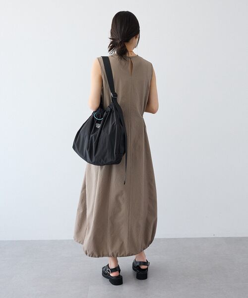 CRAFT STANDARD BOUTIQUE(クラフトスタンダードブティック)の「【吸水速乾】シアサッカーノースリーブワンピース(ワンピース・レディース・グレイッシュベージュ/ブラウン/ブラック・FREE)」の15枚目の写真