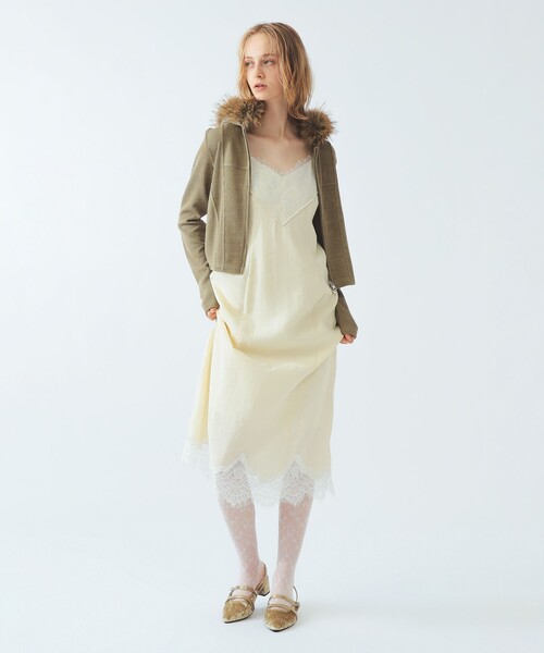 Ray BEAMS(レイビームス)の「レース 切り替え Vネック キャミ ワンピース(ワンピース・レディース・ホワイト系その他6/ブラック・1/0)」の9枚目の写真