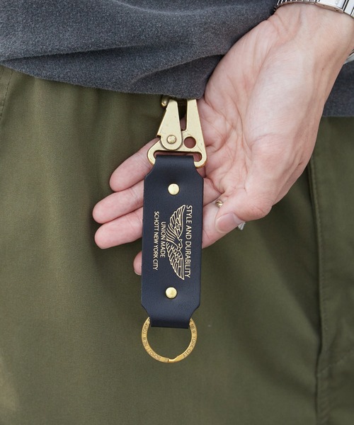 Schott(ショット)の「Schott/ショット MILITARY HOOK 牛革 レザー ミリタリーフック ロゴ ブラック メンズ 2026年 夏 夏服(キーホルダー・メンズ・ブラック・FREE)」の8枚目の写真