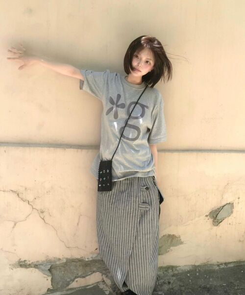 GRUNDEN(グルンデン)の「SIGNATURE LOGO T-SHIRT (MELANGE GREY)(Tシャツ/カットソー・レディース・その他・SMALL/MEDIUM/LARGE)」の8枚目の写真