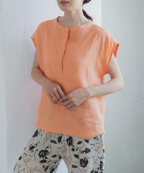 URBAN RESEARCH DOORS(アーバンリサーチドアーズ)の「リネンスキッパーフレンチブラウス|フレンチスリーブ/麻/涼しい/オンオフ(シャツ/ブラウス・レディース・ネイビー/オレンジ系その他/ブルー/オフホワイト・FREE)」の16枚目の写真