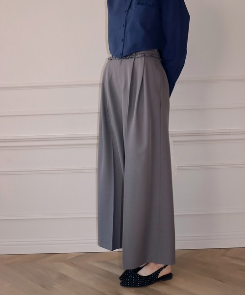mieya mieya(ミーヤミーヤ)の「【mieya mieya】MINI FRILL WIDE-LEG PT/ミニフリルワイドレッグパンツ(スラックス・レディース・ネイビー/グレー/グレイッシュベージュ・SMALL/MEDIUM)」の1枚目の写真