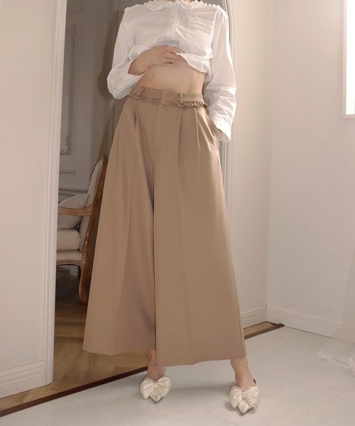 mieya mieya(ミーヤミーヤ)の「【mieya mieya】MINI FRILL WIDE-LEG PT/ミニフリルワイドレッグパンツ(スラックス・レディース・ネイビー/グレー/グレイッシュベージュ・SMALL/MEDIUM)」の2枚目の写真