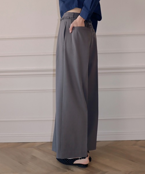 mieya mieya(ミーヤミーヤ)の「【mieya mieya】MINI FRILL WIDE-LEG PT/ミニフリルワイドレッグパンツ(スラックス・レディース・ネイビー/グレー/グレイッシュベージュ・SMALL/MEDIUM)」の5枚目の写真