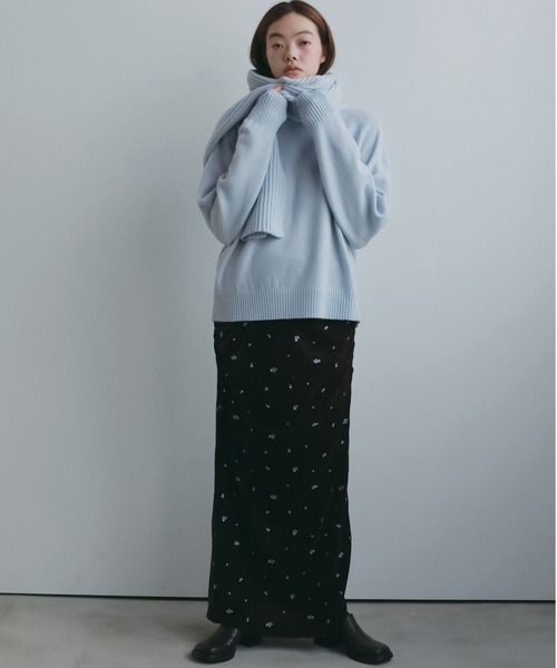anuke(アンヌーク)の「Embroidery Flower Velourskirt(スカート・レディース・ネイビー/ブラウン・38inch/36inch)」の5枚目の写真