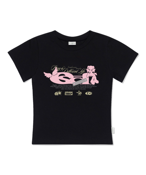 ESCAPEFROM(エスケープフロム)の「エンジェルコスプレガール ESCFロゴコラージュプリントスリムフィット半袖Tシャツアイボリー(Tシャツ/カットソー・レディース・その他・LARGE/MEDIUM)」の2枚目の写真