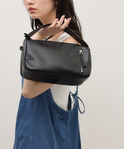 ADAM ET ROPE'(アダムエロペ)の「【WEB限定】ソフトレザーライクミニショルダーバッグ(ショルダーバッグ・レディース・ブラック/オフホワイト・FREE)」の12枚目の写真