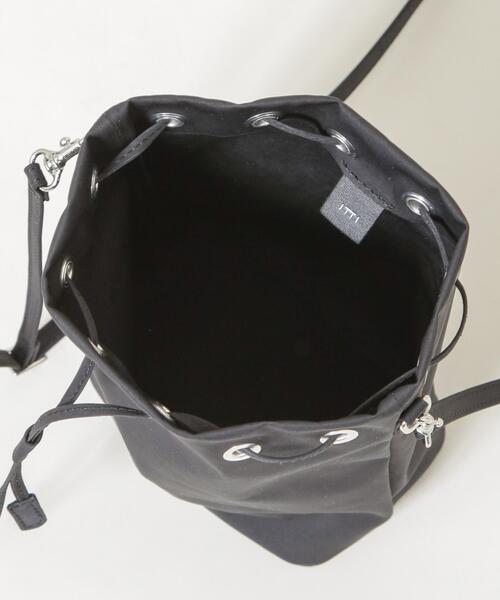 ITTI(イッチ)の「ITTI/別注 DRAWSTRING POUCH / ミリクロス(ショルダーバッグ・メンズ・ブラック・FREE)」の9枚目の写真