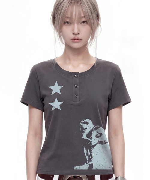 GRAVER（グレーバー）の「[ユニセックス]STAR2 ヘンリーネック半袖Tシャツ 2色（Tシャツ/カットソー・レディース・Beige/チャコールグレー・MEDIUM/LARGE）」の8枚目の写真