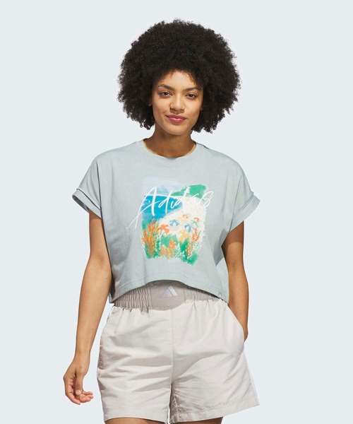 adidas(アディダス)の「サマー ロマンス グラフィック Tシャツ / アディダス adidas(Tシャツ/カットソー・レディース・グリーン・XX-LARGE/LARGE/MEDIUM/SMALL/X-LARGE/X-SMALL)」の1枚目の写真