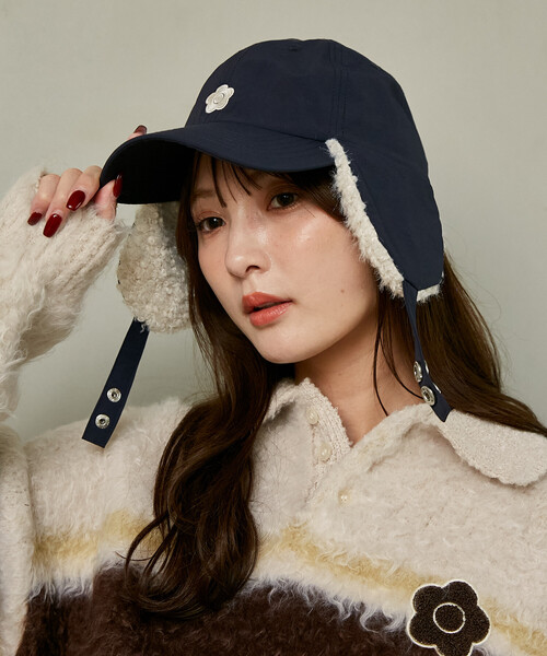 MARY QUANT（マリークワント）の「MARY QUANT × PUBLUX/マリークワント マリークワント ワンポイント 刺繍 フライトキャップ　限定展開（キャップ・レディース・チャコールグレー/ベージュ/ネイビー・ONE SIZE）」の5枚目の写真