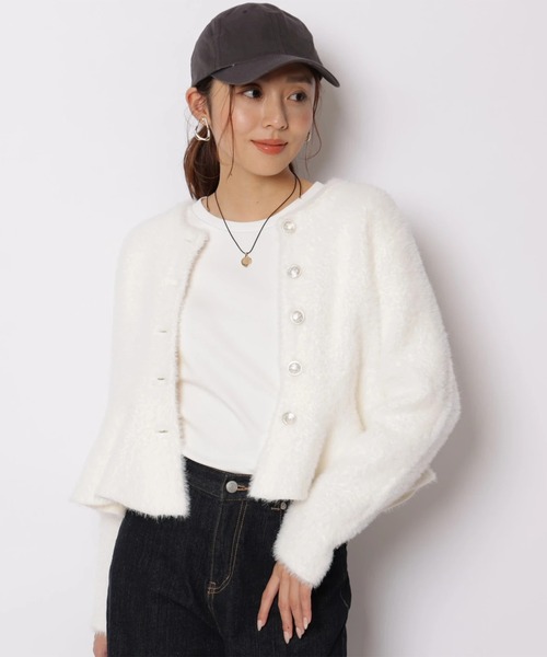 JUSGLITTY(ジャスグリッティー)の「ファーリーペプラムカーデ(ニット/セーター・レディース・オフホワイト/スモークピンク/ブルー系その他3・2)」の11枚目の写真