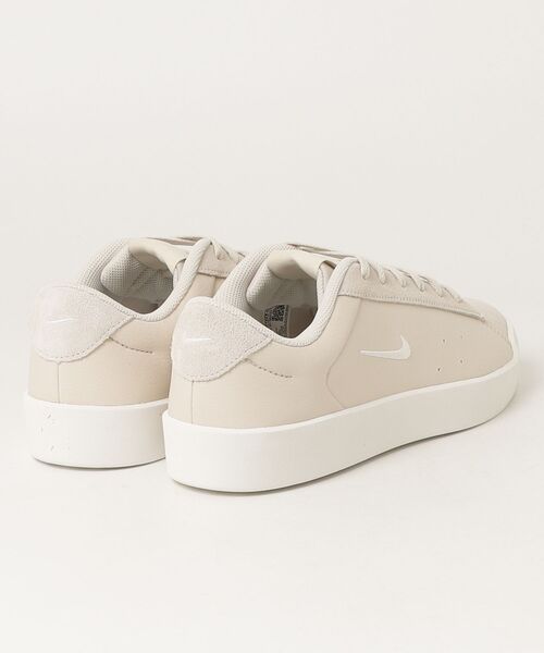 NIKE（ナイキ）の「NIKE/ナイキ ｺｰﾄ ﾍﾘﾃｲｼﾞ MS（スニーカー・メンズ・ベージュ・26cm/28cm/27.5cm/26.5cm/27cm/25.5cm）」の2枚目の写真
