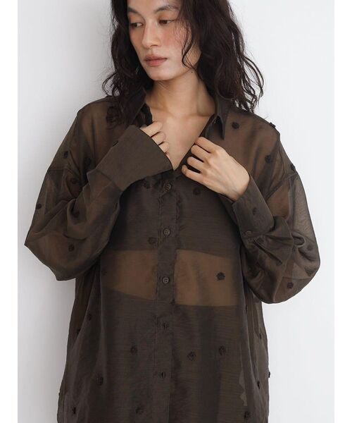 FIKA.(フィーカ)の「Sheer dot shirt(シャツ/ブラウス・レディース・ブラウン/ブラック・MEDIUM)」の7枚目の写真